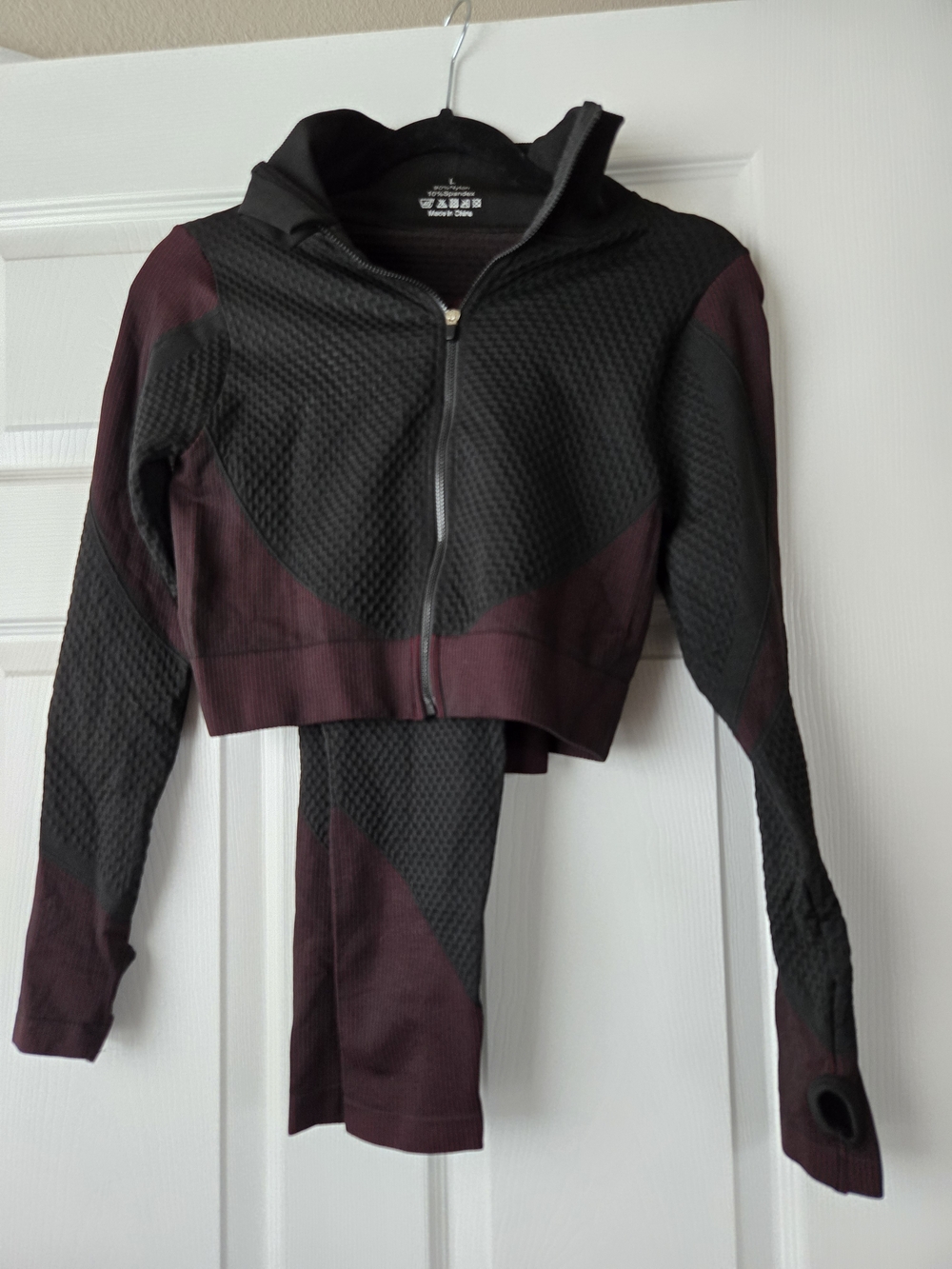 SHEIN Black and Dark Burgundy Textured Leggings & Zip Jacket Set